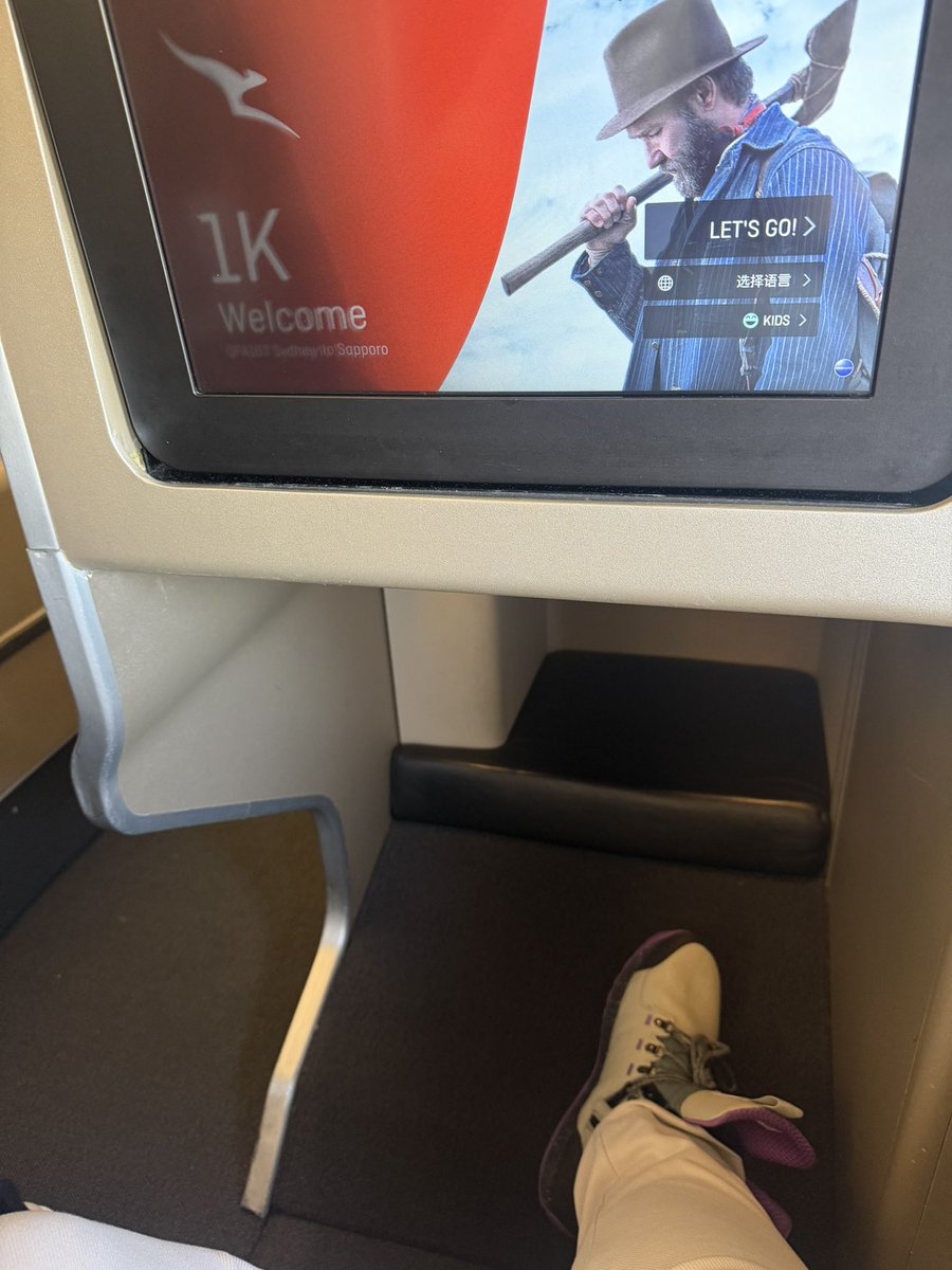 D R A K E 🧡✨ tweet media