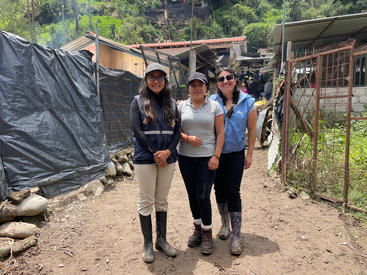 AzuayPrefectura's tweet photo. Coordinamos con el @MunicipioCuenca y el GAD Parroquial de San Joaquín. 🤝
#AzuaySolidario
#JotaLloretPrefecto
#AzuayPrefectura https://t.co/UWSrmjE4rM