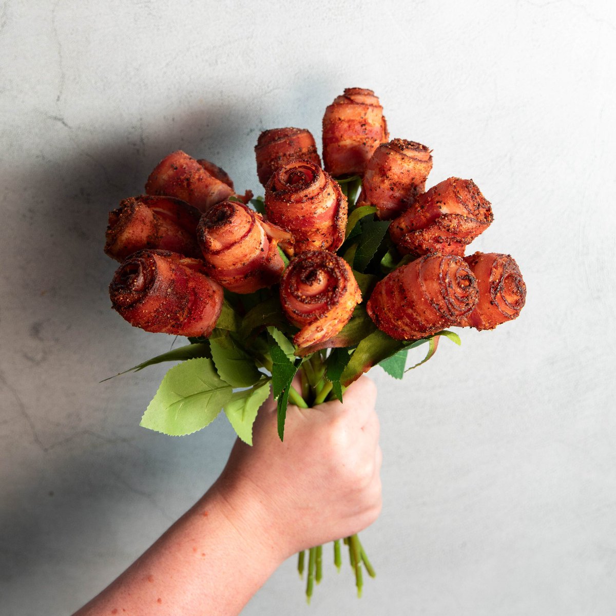 jmarr72's tweet photo. @theFOWLISHHOUND I'll have to try that out. "Hey babe I've got bacon roses and dabs. Wanna come over?"🤣 https://t.co/0GwHOa7UfV