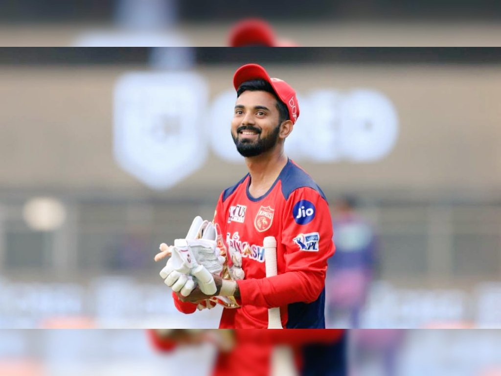 Taiv_Hussaini_9's tweet photo. @CricCrazyJohns "KL Rahul bhai Shivaji Park pe aise grind kar rahe ho… lag raha hai IPL 2026 mein opponents ko literally GRIND kar doge! 💀
Century + consistency dono loading… Mr. 360 ab Mr. 1000 banne wala hai! ⚡
#KLRahul #IPL2026 #LSG #ComebackKing" https://t.co/T7iiXQAEaf