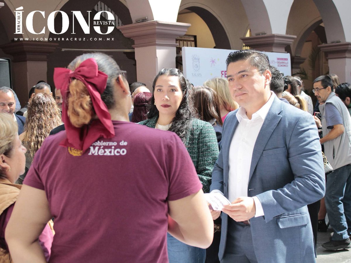 IconoVeracruz's tweet image. parte de las autoridades estuvo presente el titular de la Secretaría del Trabajo y Productividad de Veracruz (#STPSP), Luis Arturo Santiago Martínez, además de regidores del Cabildo Xalapeño. 
#Xalapa #Veracruz #Estatales #Noticias