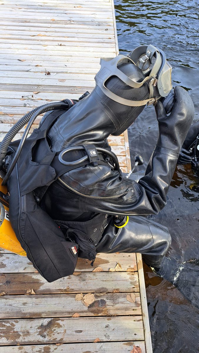 SeriousRubberBNDG tweet media