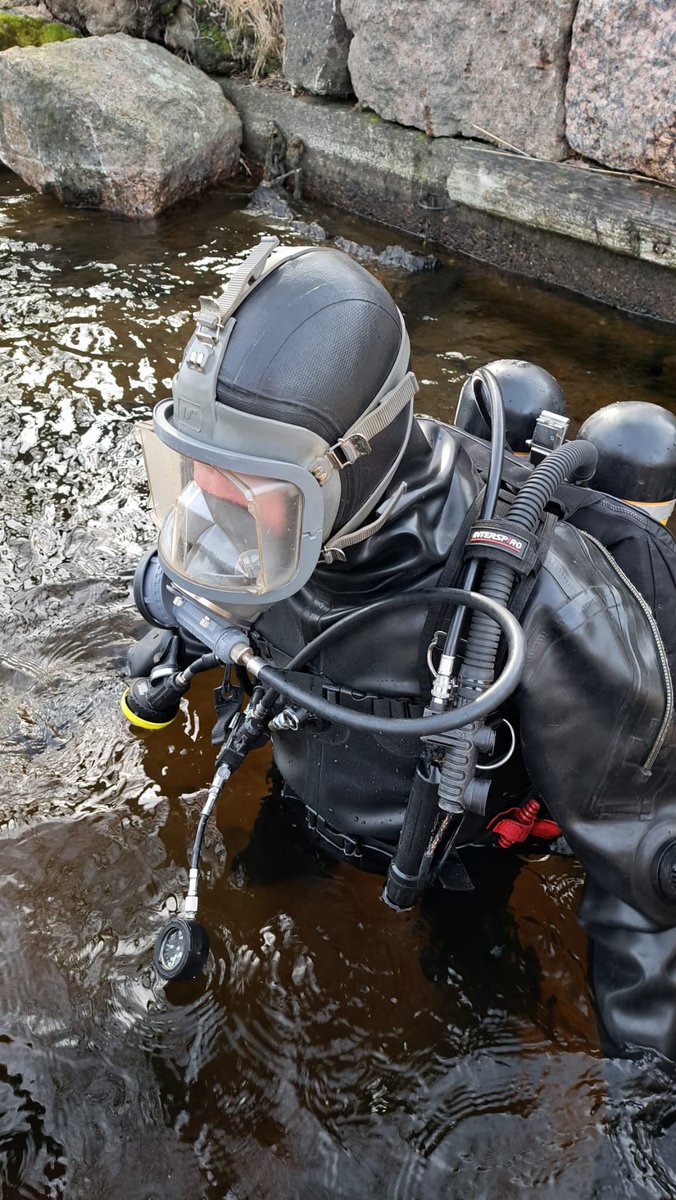 SeriousRubberBNDG tweet media