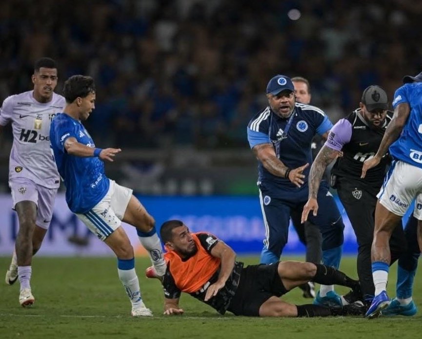 Afegão Médio tweet media