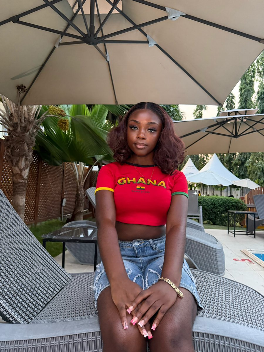 𝓠𝓤𝓔𝓔𝓝 🩷 tweet media