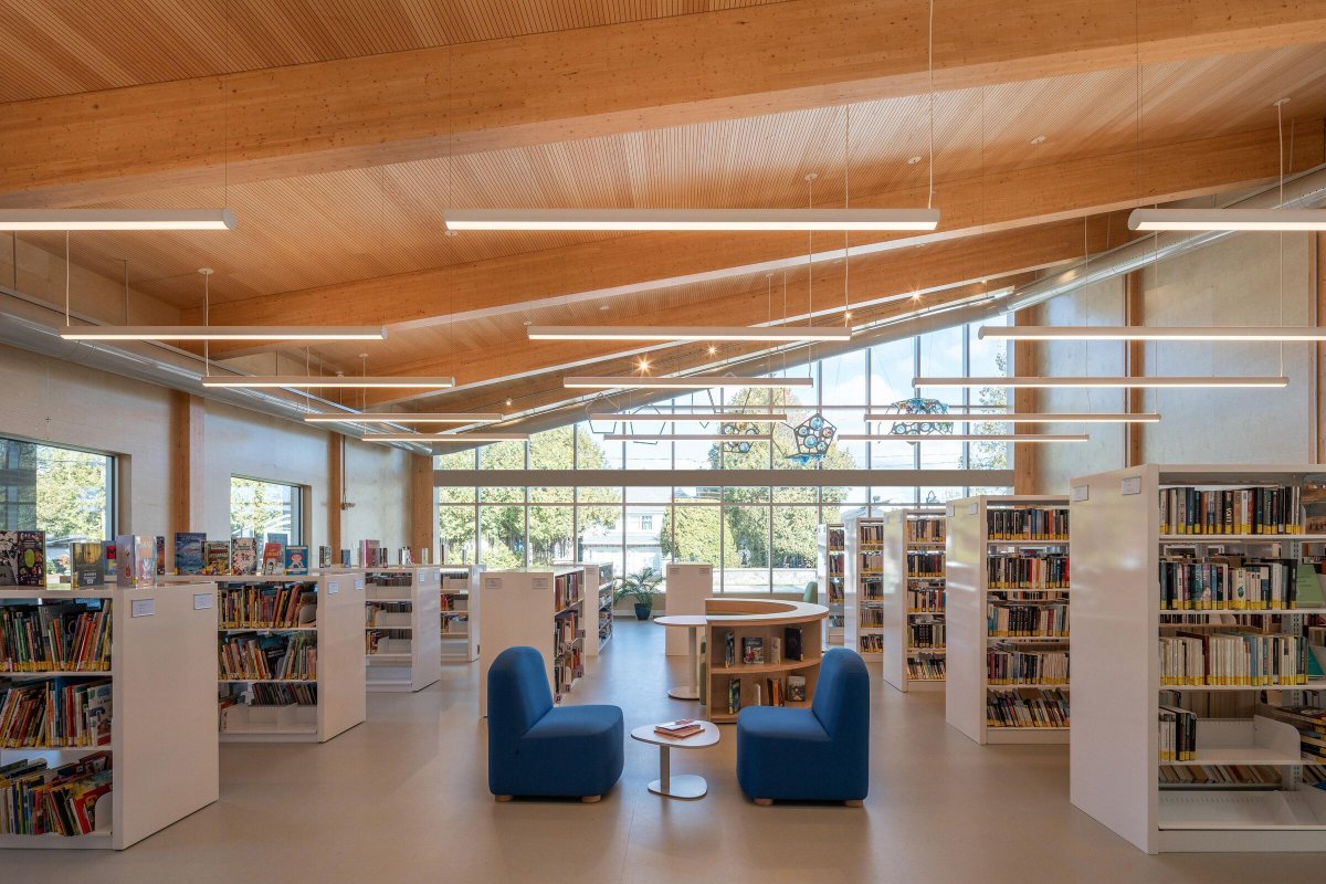 Archello's tweet photo. For the Monica C. Gratton Library in Saint‑Adolphe‑d’Howard, Perrault Architecture shapes a civic hub defined by a compact timber structure and a parabolic roof clad in tin-plated copper.
https://t.co/isRIbupxmP 

#TimberStructure #CopperRoof #CivicArchitecture https://t.co/CyCGtB6d76
