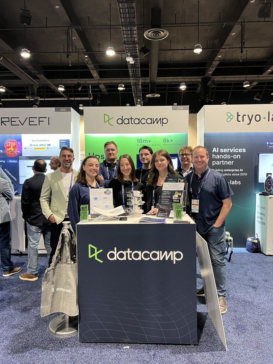 DataCamp tweet media