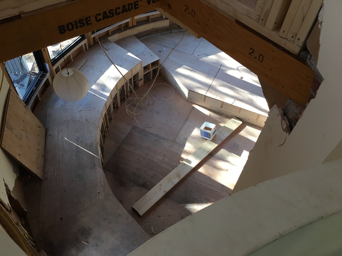 capeassociates's tweet image. From the bones to the beauty.

This curved living space went from exposed framing to a bright, modern gathering room with custom seating, panoramic windows, and a striking fireplace feature. Seeing a space come to life like this never gets old.

#BeforeAndAfter #CapeAssociates