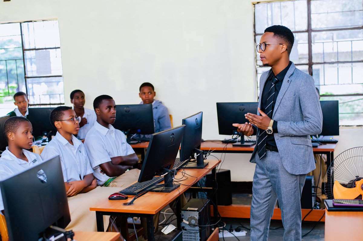 1 Million Rwandan Coders tweet media