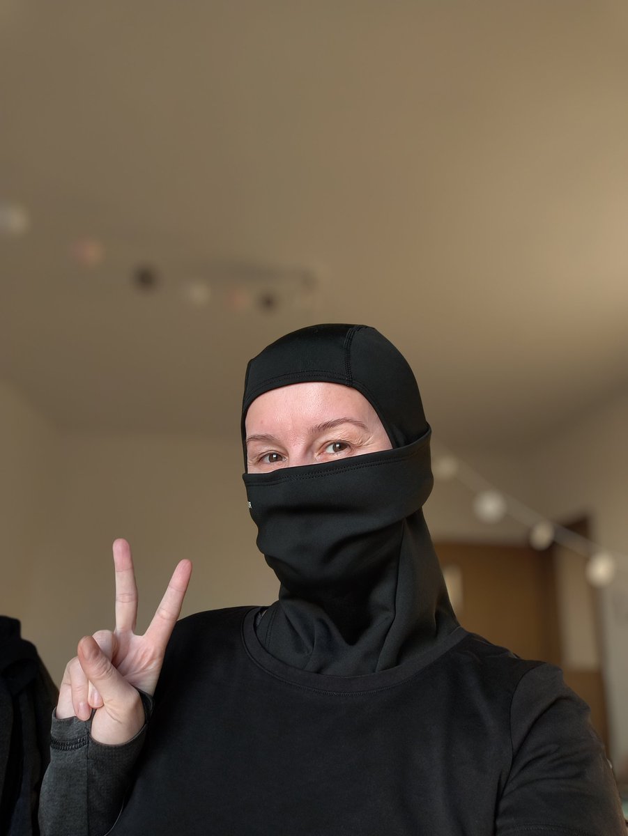 анна в шлеме tweet media