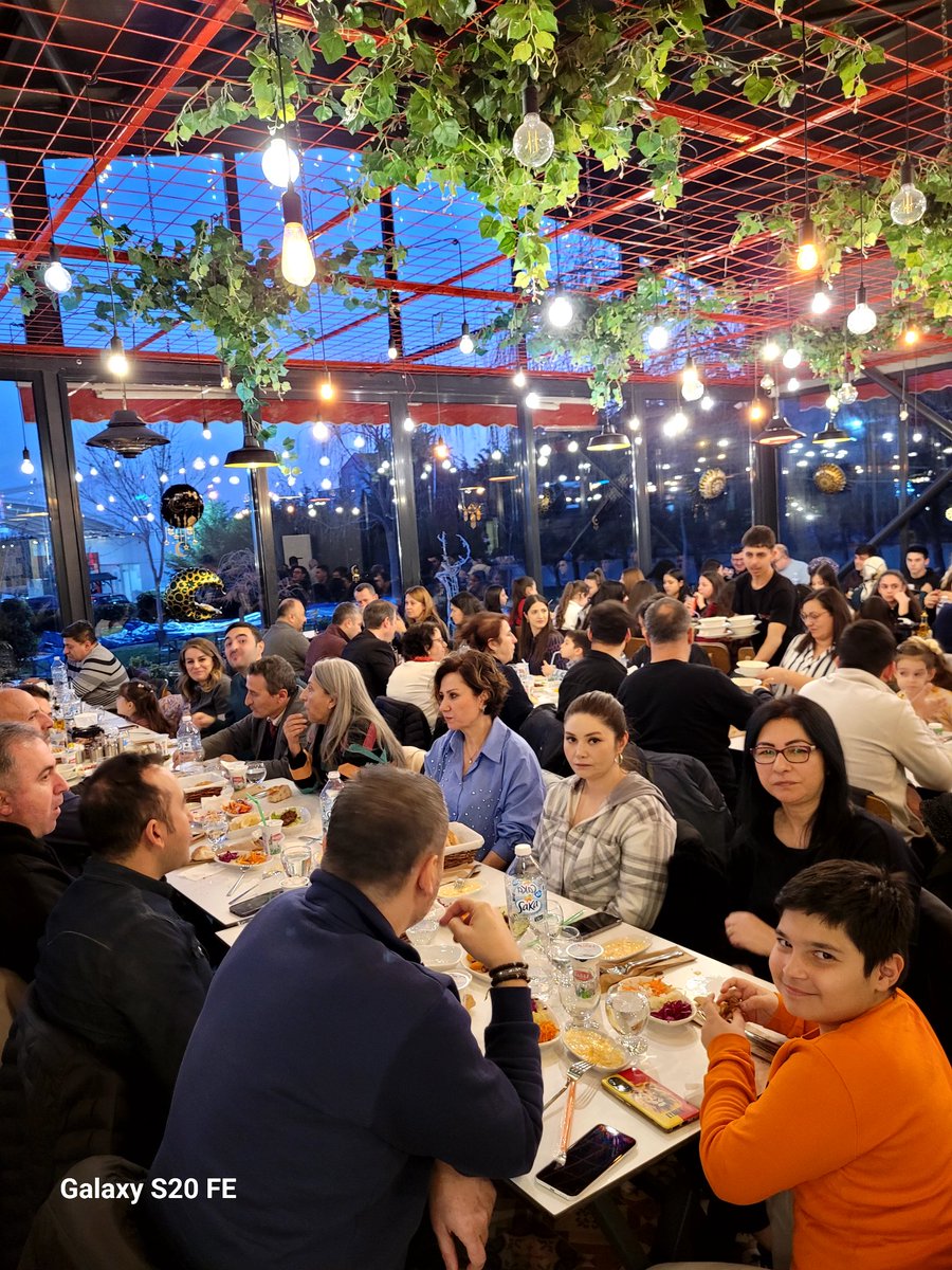 Tekirdağ Büro-İş ailesi olarak birlik, beraberlik ve dayanışma içinde huzur dolu bir Ramazan ayı dileriz.