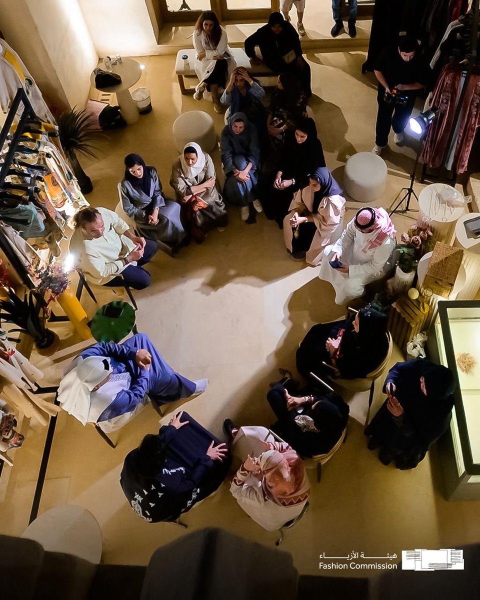 هيئة الأزياء tweet media