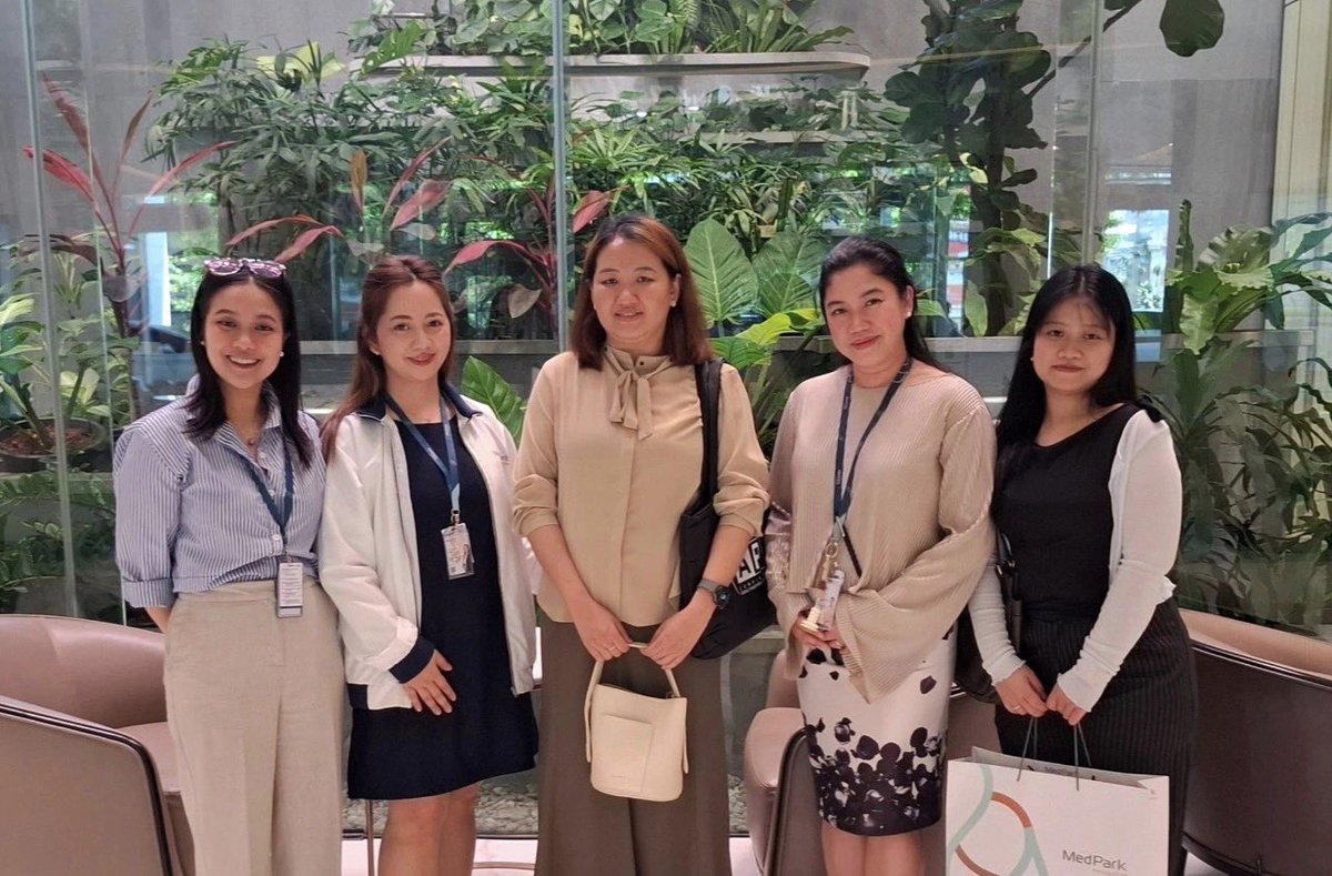 APCompaniesGS's tweet photo. Great week working with clients and hospital partners across Asia. AP Companies continues to strengthen its presence and medical networks across the region. 🌏 https://t.co/4ZUuHNgMx6