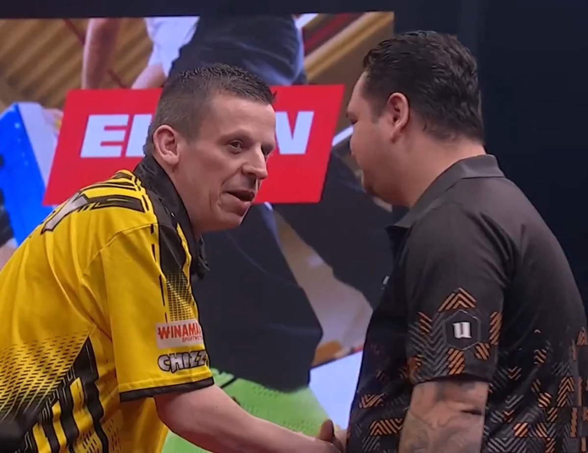 Dave Chisnall tweet media