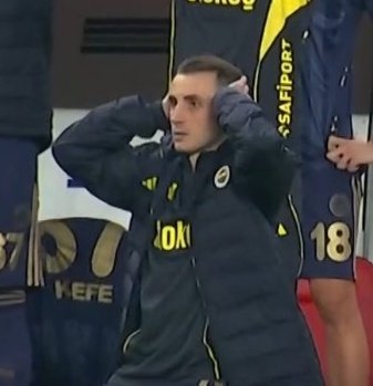 Allah sana Fenerbahçe formasıyla başarı görmeyi nasip etmesin Kerem Aktürkoğlu!