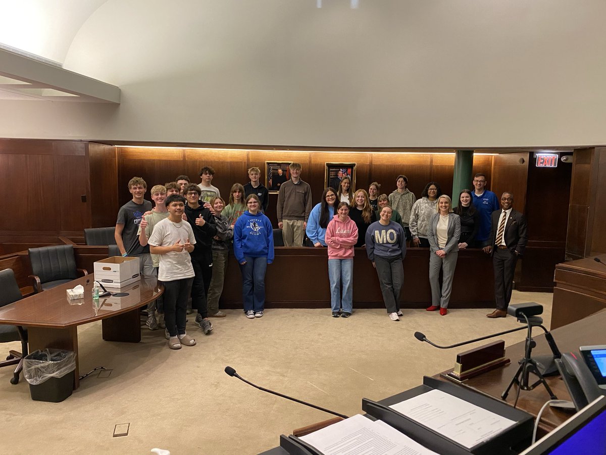 OKeefehistory's tweet photo. Thank you to Judge Karen L. Krauser from the  Clay County Circuit Court and Chief Judge Brian C. Wimes from the Western District Court of Missouri for taking the time to meet with our AP Government students today! @LHSJAYS @LIBERTYSCHOOLS #GoJays #LPSLeads https://t.co/S9LR06oifZ