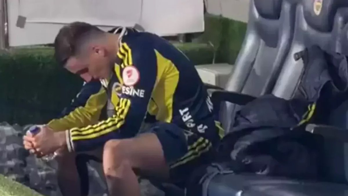 Bu daha iyi günlerin. Para için geldiğin kulüpte Galatasaray şampiyonluğu görecek ve arkasına sığındığın kulüpten küfür ve hakaretlerle kovulacaksın inşallah <a href="/keremakturkoglu/">Kerem Aktürkoğlu</a>