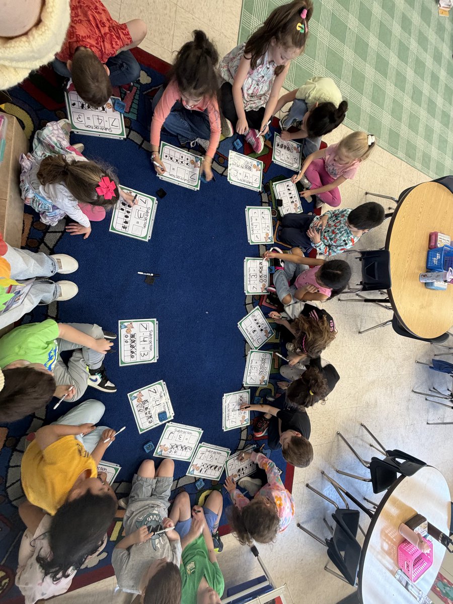 Ms. Lyons tweet media