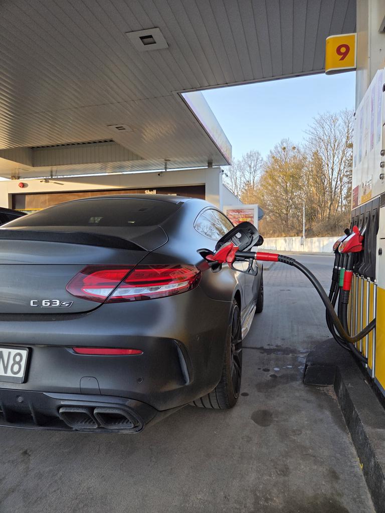 Julian 💥 tweet media