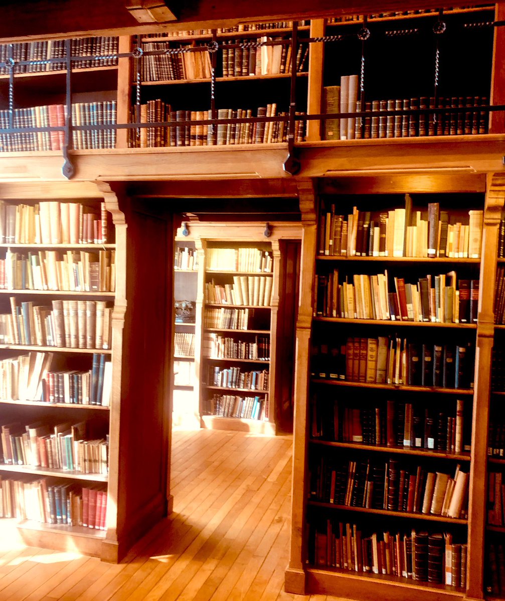 📚Cosmos Littéraire🌌 tweet media