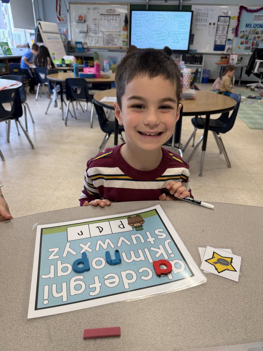 Ms. Lyons tweet media