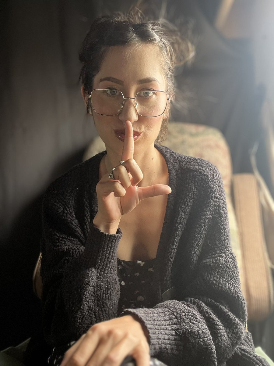 riandreigns's tweet photo. Shhhhh, loser. https://t.co/X7JPhXMHDY