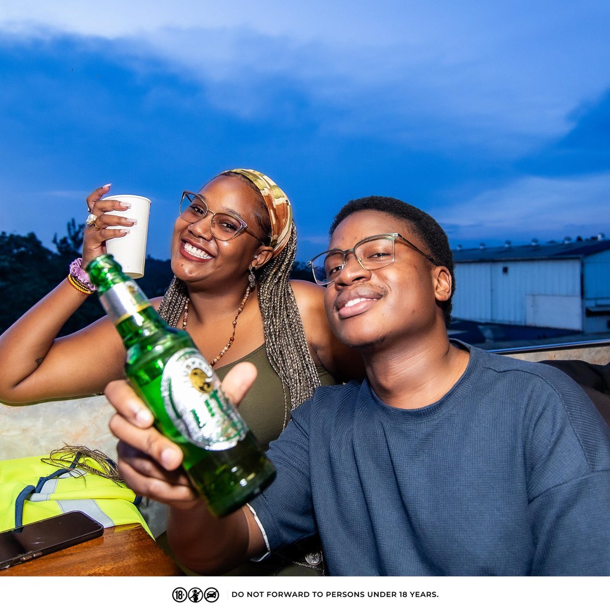 MBU's tweet photo. Lite smiles and creating more memories 🍻
#TuskerLiteNeonMarathon #IgniteTheLight https://t.co/TcW96lsOFu