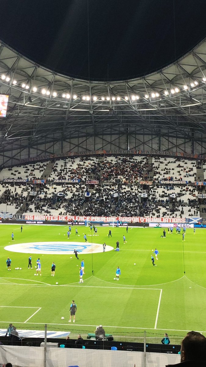 Pat2Secours13's tweet photo. En place dans l'arène 🏟️🤍💙
À 20mn du coup d'envoi le stade est vide . Et ces fdp d'auxerrois qui reprennent le chant "Paris SG" .
Allez tous vous faire enculer .
#OMAJA https://t.co/gWJpoJGxvL