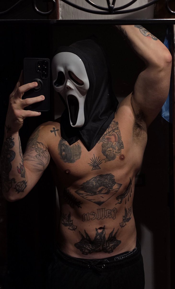 dornisback's tweet photo. happy Friday 13th 💀 https://t.co/Qi6cTQc0ZG