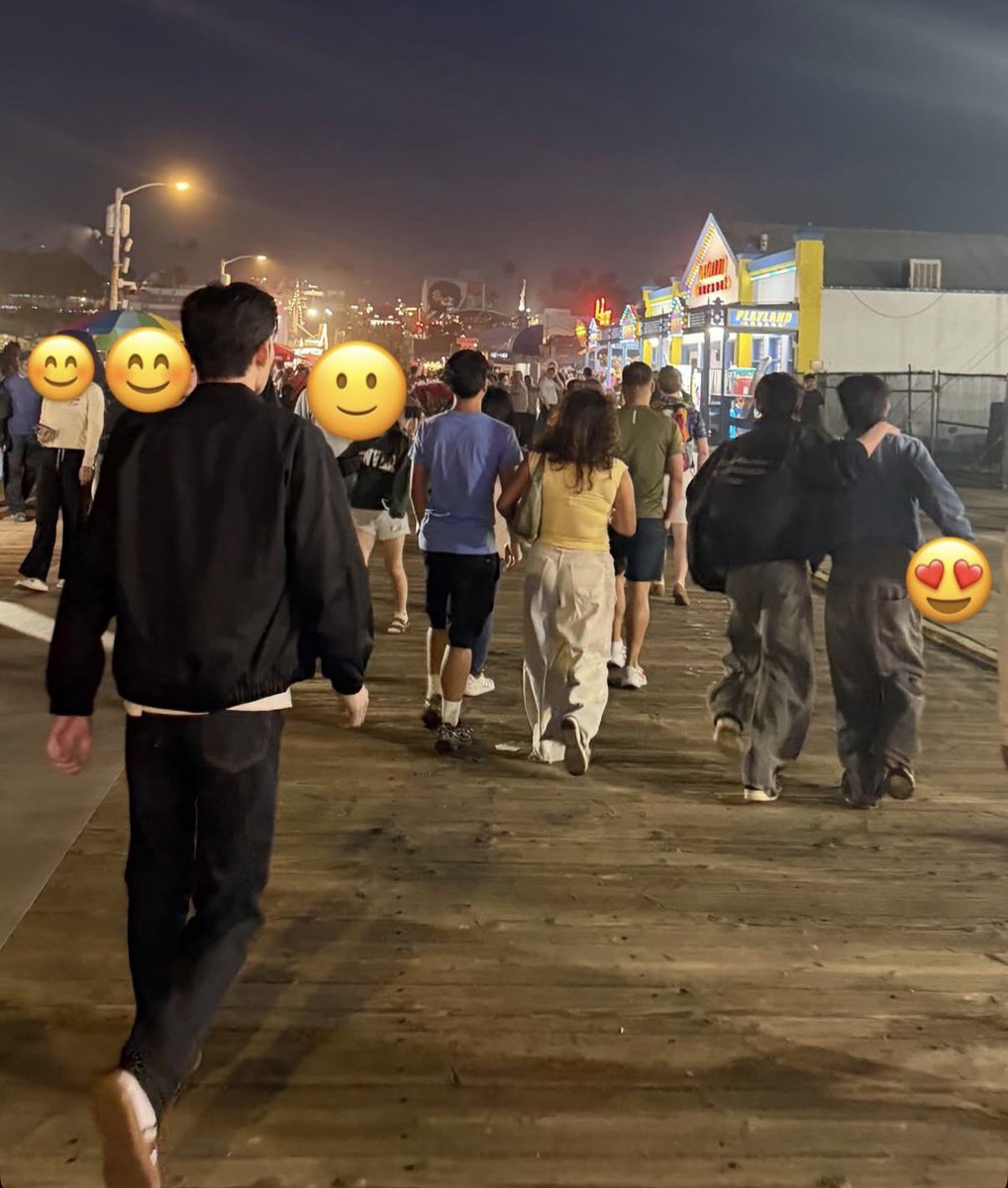 คนเดียวไม่เหงาเท่าสามคน
ปอนด์เอ๊ยยยย5555555555555555555