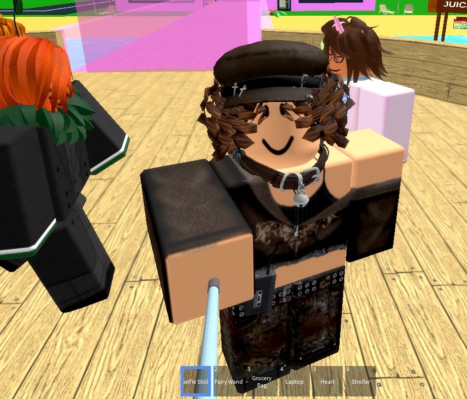 pigsonvideo's tweet photo. outfit creation is my passion https://t.co/7j7YIhCOgs