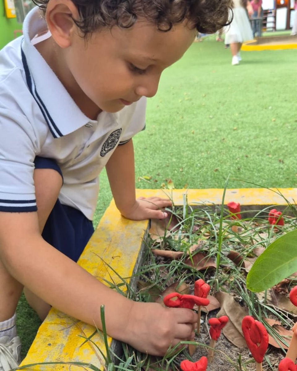 laensenanzabaq's tweet photo. Día del compañerismo en Preescolar 🩷
En Prejardín, Jardín y Transición seguimos creando espacios para fortalecer los lazos de amistad, el respeto y la alegría de compartir.
Les dejamos un poco de lo vivido en esta hermosa jornada https://t.co/IKzX4DkDKr