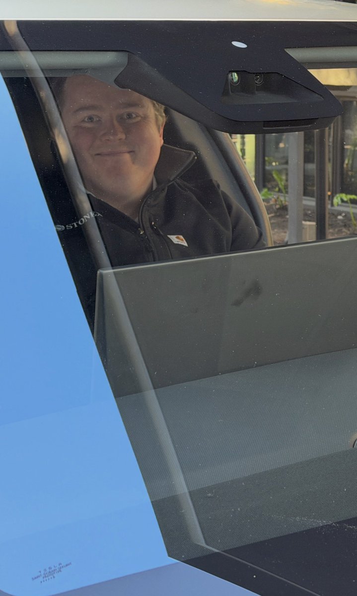 DavidMoss's tweet image. I was so happy sitting in the Cybercab 😂

Felt like I was a kid on Christmas