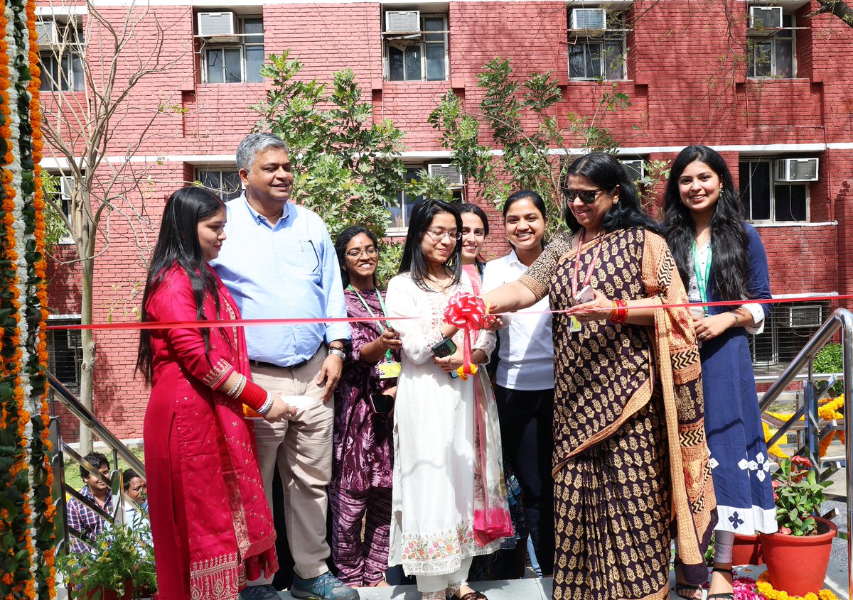 Officer Trainees - Indian Information Service 🇮🇳 tweet media