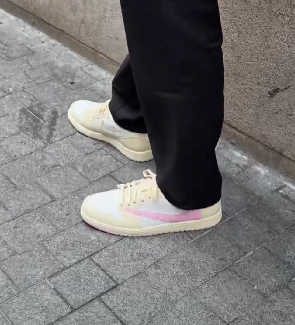 Sneakerologue tweet media