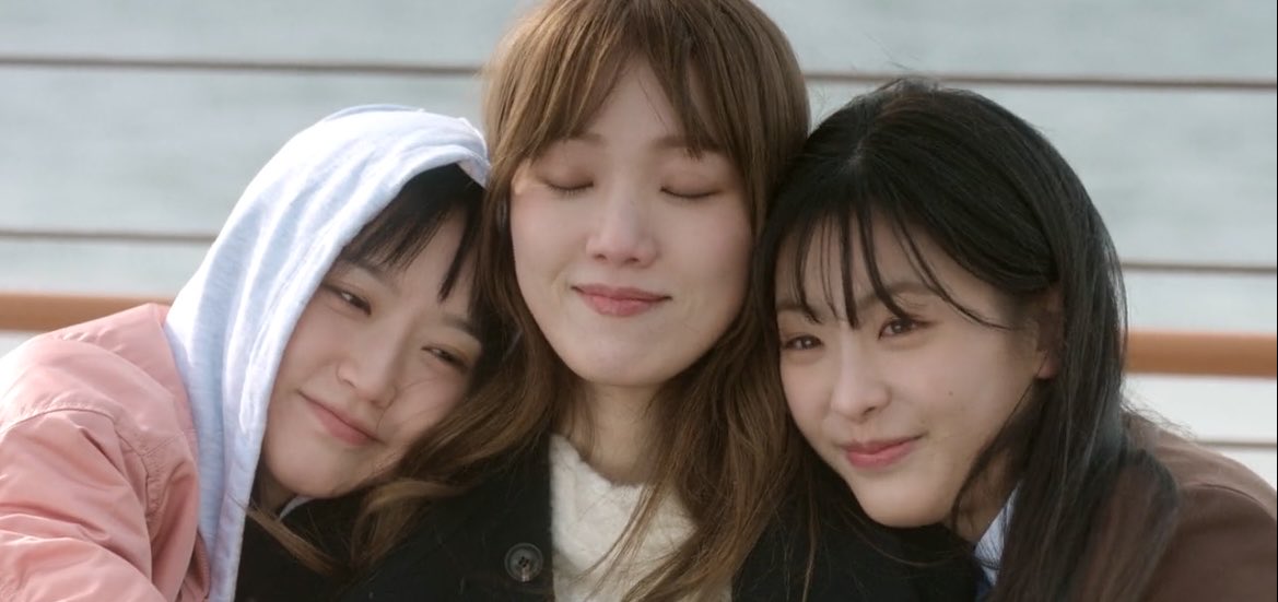 __kdramaland's tweet photo. something about having three female siblings makes a drama extra special 

#InYourRadiantSeasonEp6
#InYourRadiantSeason
#WelcomeToSamdalri #LittleWomen https://t.co/mxHKM6aVq2