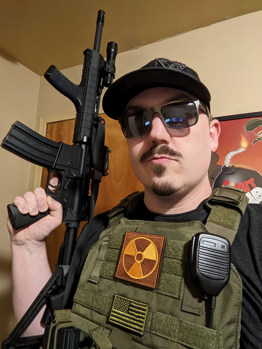 internetpizza tweet media