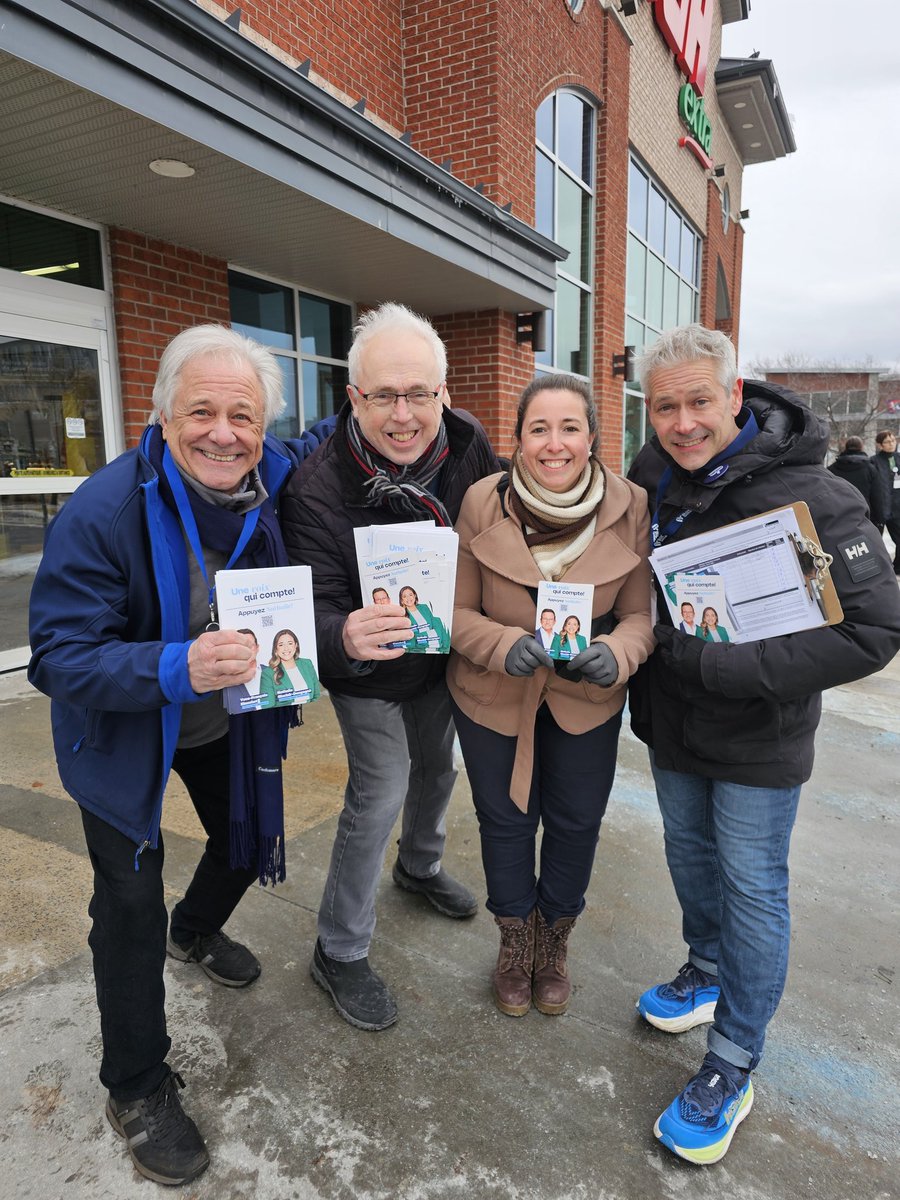 trudel_denis's tweet photo. Un député du @BlocQuebecois
Une députée sortante qui aspire à y retourner
Et deux ex remplis d'enthousiasme...
À pied d'oeuvre pour le Québec
Ça sent bon dans #Terrebonne
On vote @NathalieSincla3
#partielles #13avril https://t.co/iKuvZNzBz6