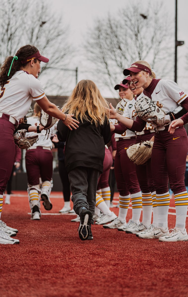 Loyola Softball tweet media