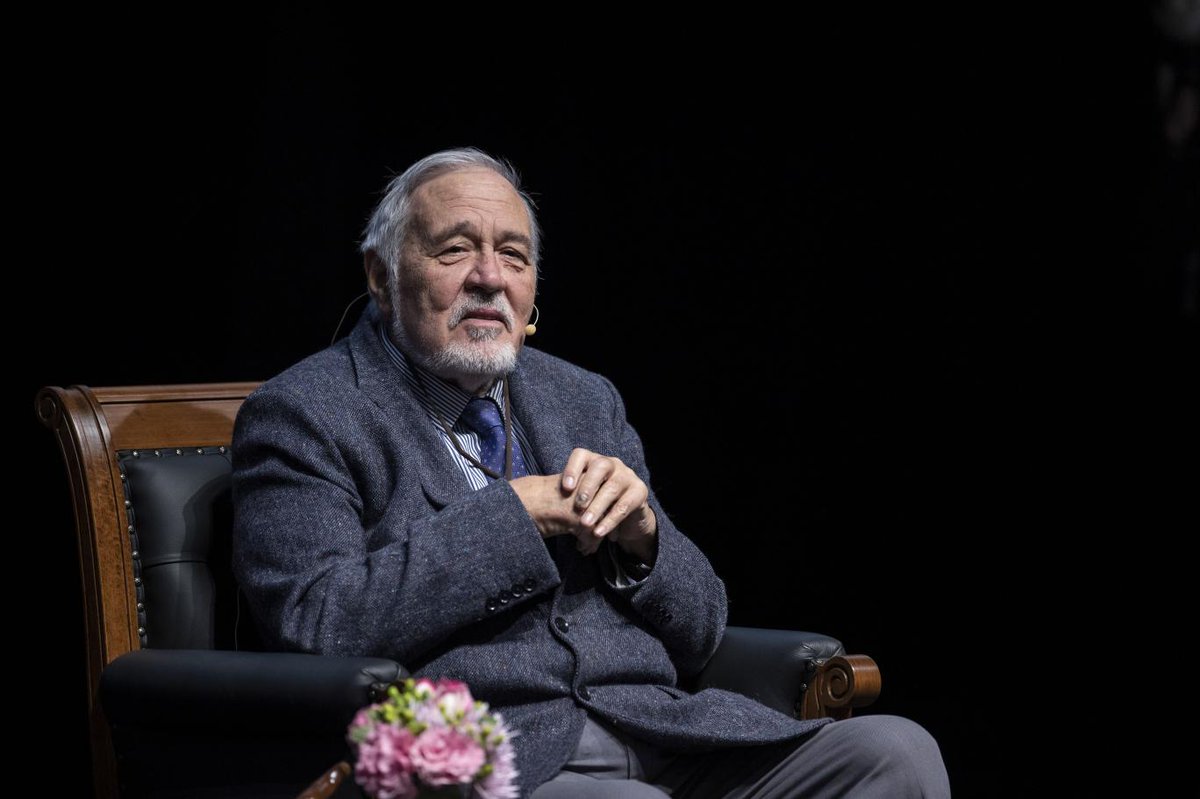 Âlimin ölümü, âlemin ölümü gibidir.
Bilge Aksakalımız İlber Hoca'nın ruhu şad, yeri uçmağ olsun 🇹🇷