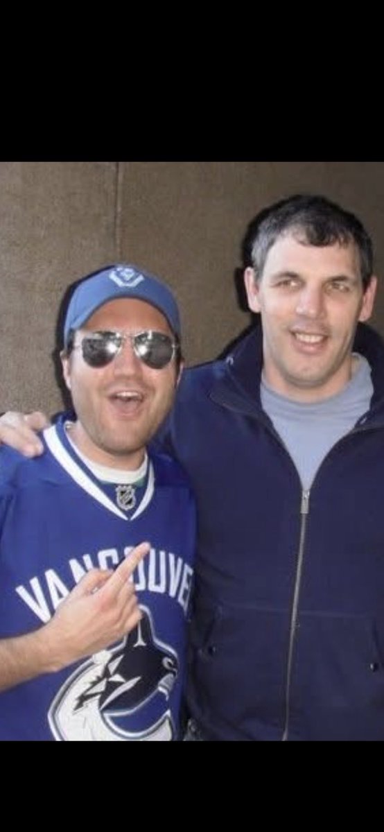 My co-host Jayvee Jeremy turns the big 4-0 today! Happy 40th buddy! Couldn’t do it without ya! Nice photo with Gino! 🤜🏻🤛🏻 🎉 #Canucks #overthehill