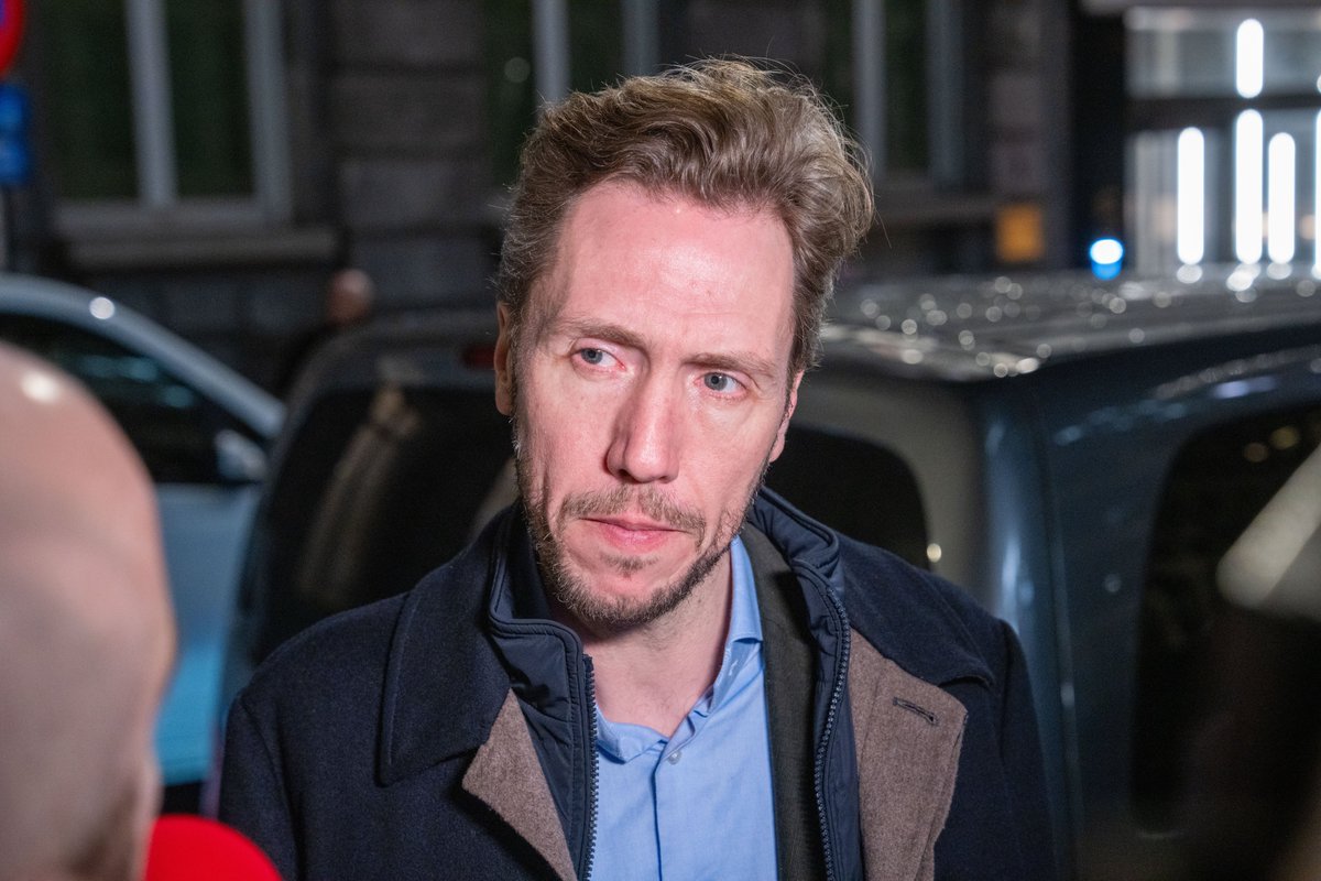 Belga_English's tweet image. In the first poll since changing their name to Anders and joining the Brussels government, the Flemish liberals have slipped to 5.6 per cent. That shows a new poll by VTM NIEUWS, HLN, RTL and Le Soir published on Friday prez.ly/7W8d

#Belga #FlandersNewsService #poll