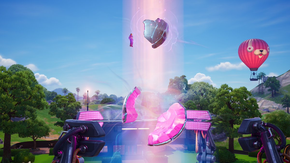 FortTracker tweet media