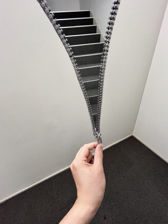 C’est moi tweet media