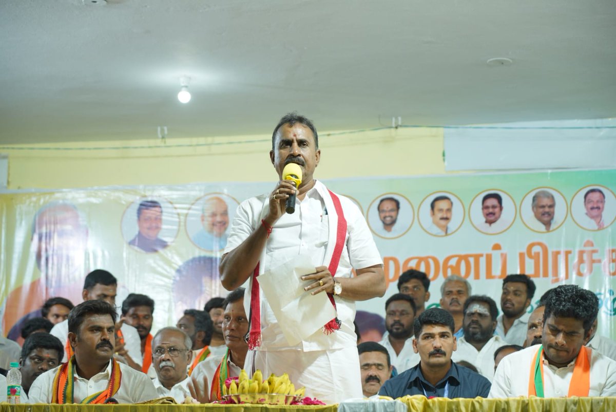 SPVelumanicbe's tweet photo. மாண்புமிகு கழகப் பொதுச்செயலாளர், புரட்சித்தமிழர், அண்ணன் திரு. #எடப்பாடியார் அவர்களின் ஆணைக்கிணங்க,

#கோவை மாவட்டம், #தொண்டாமுத்தூர் மாரியம்மன் கோவில் திடலில் தெருமுனைப் பிரசாரக் கூட்டத்தில் கலந்துகொண்டு பொதுமக்களிடம் வாக்கு சேகரித்தேன்.

உடன், @BJP4TamilNadu முன்னாள் தலைவர் திரு. @annamalai_k, கழக நிர்வாகிகள் மற்றும் தேசிய ஜனநாயகக் கூட்டணிக் கட்சி நிர்வாகிகள், தொண்டர்கள்.

மக்கள் மீது கொஞ்சமும் அக்கறையற்ற திமுக அரசை வீட்டுக்கு அனுப்ப வேண்டும் என்ற ஒற்றை இலக்கையே தற்போது தமிழக மக்கள் கொண்டிருக்கிறார்கள். 

தற்போதைய ஆட்சியில் தினம்தினம் தாங்கள் படும் துயரங்களை எண்ணி மிகுந்த கோபத்தில் கொந்தளித்துக்கொண்டிருக்கும் தமிழ்நாட்டு மக்கள், தேசிய ஜனநாயக் கூட்டணிக்கு வாக்களித்து, மிகப்பெரிய வெற்றியடையச் செய்து, மாண்புமிகு புரட்சித்தமிழர் அண்ணன் திரு. #எடப்பாடியார் அவர்களை முதலமைச்சராக அரியணை ஏற்றக் காத்துக்கொண்டிருக்கிறார்கள்.

மக்கள் நினைக்கும் மாற்றம், மக்களால் விரைவில் நிகழும்.

@EPSTamilNadu @AIADMKOfficial #AIADMK #அஇஅதிமுக