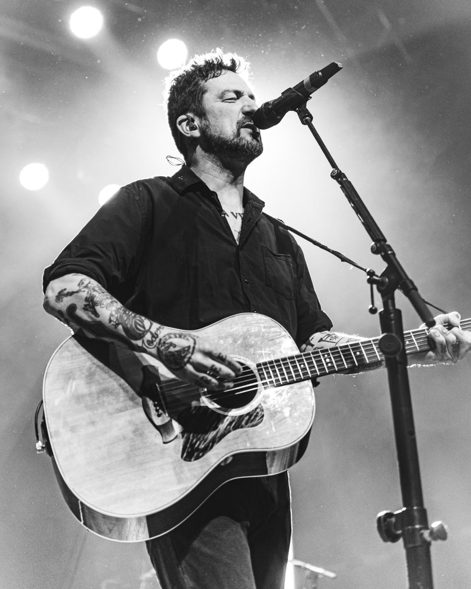 Red Hare Images tweet media