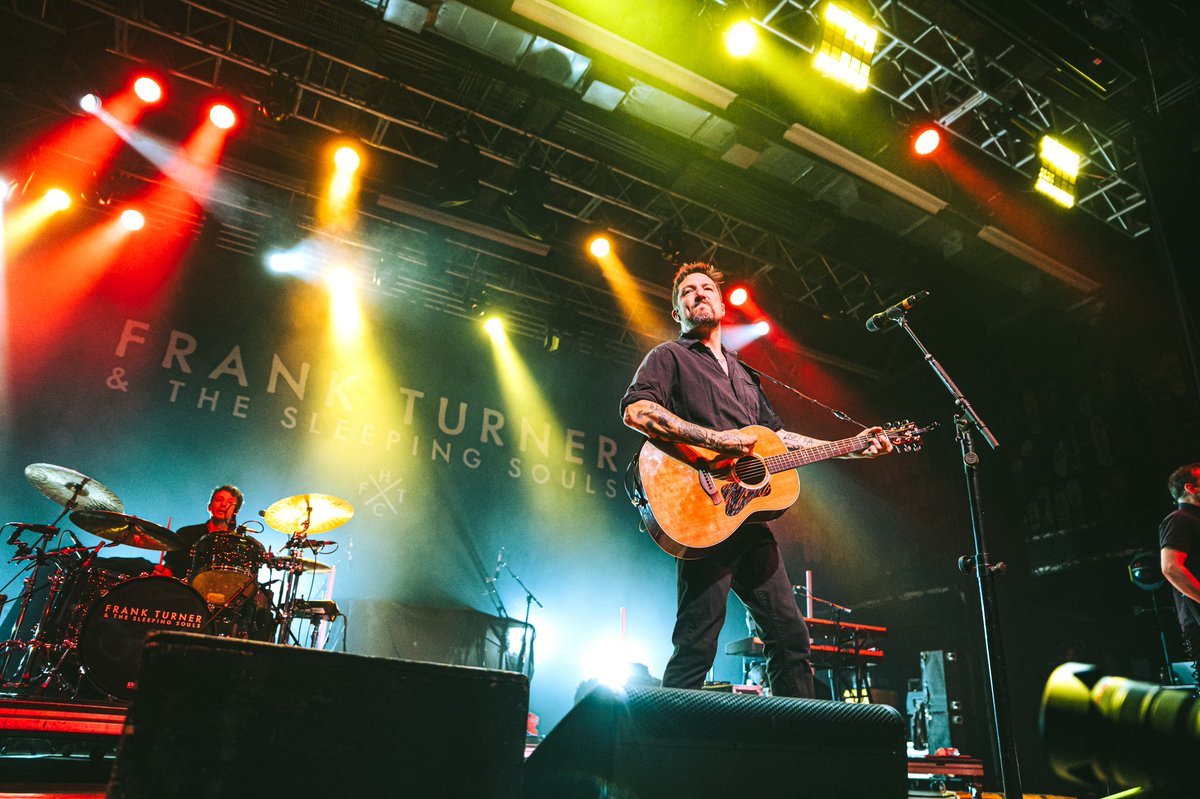 Red Hare Images tweet media