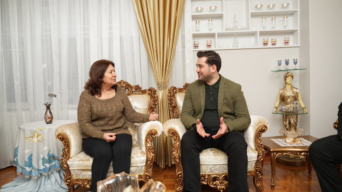 📍 Öğretmenevleri Mahallesi

Öğretmenevleri mahallemizde Ayşe teyzemizi ziyaret ettik.  

Samimi sohbetleri, içten misafirperverlikleri ve güzel duaları bizleri çok mutlu etti.  

Rabbim sağlık, huzur ve afiyet içinde nice güzel günler nasip etsin. 

Kapısını ve gönüllerini