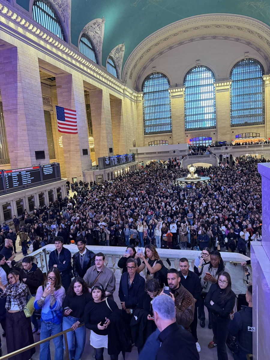 iJustine tweet media