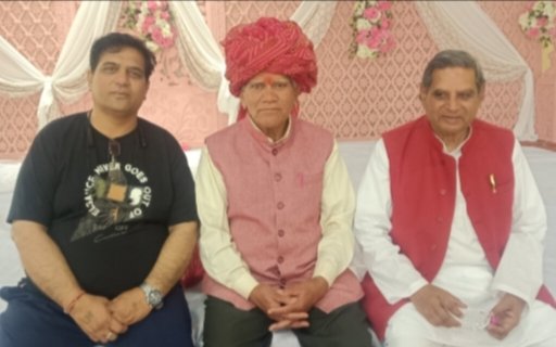 PankajkumarZala's tweet photo. मेरे बड़े भाई समान मेरे आदर्श भाई जी के बादमेरी लाइफ में  जोथा वो रनसींग परमार थे जो युवाओं के लीऐ, गरीब तबके और दलितों आदिवासियों के लिए सदैव ही खुल कर बात करते थे। उनकेअचानक हमारे बीच से चलेजाने का रंन्ज ताउम्र रहेगा। यादगार अंतिम तस्वीर जयपुर लग्न समारोह में जैयपुर 11 फरवरी 26 https://t.co/6AWDiucMD8